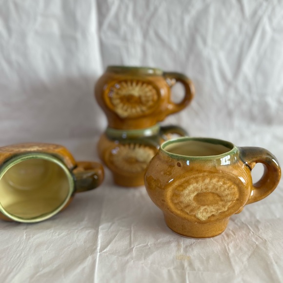 set of four vintage funky mugs - Picture 8 of 8